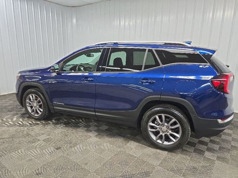 Used 2023 GMC Terrain SLT AWD/4WD image 4