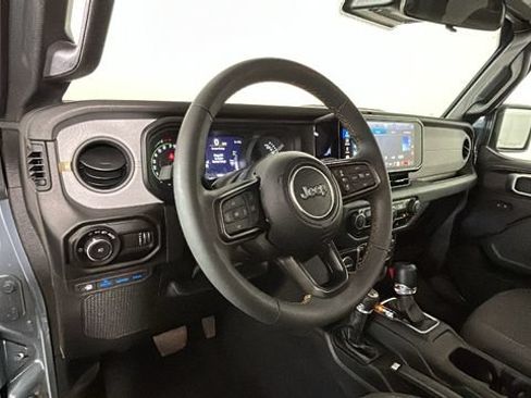 Used 2024 Jeep Wrangler Unlimited AWD/4WD image 12