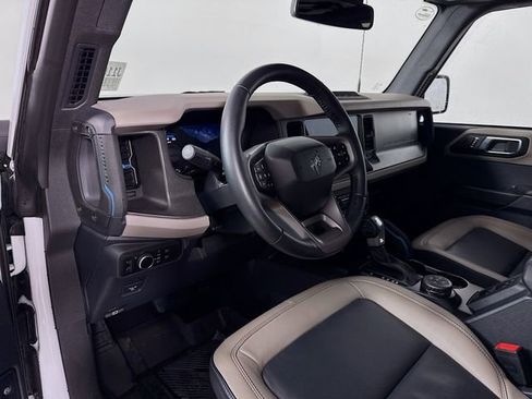 Used 2024 Ford Bronco Wildtrak image 9