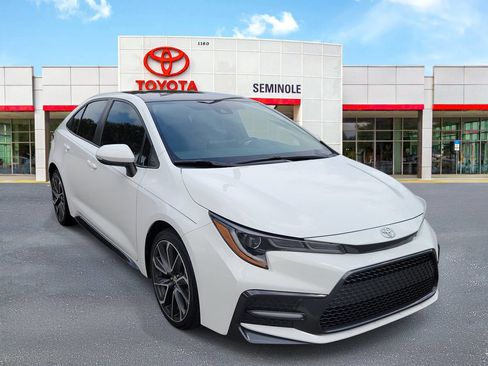 Used 2022 Toyota Corolla SE FWD image 2