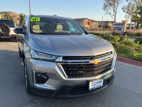 Used 2023 Chevrolet Traverse LS FWD image 2