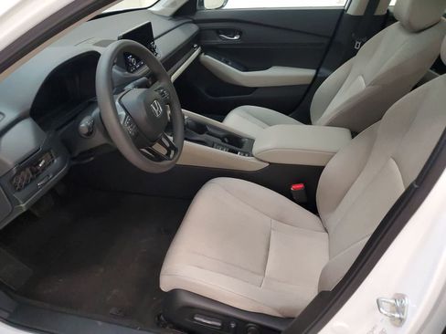 Used 2025 Honda Accord SE image 18