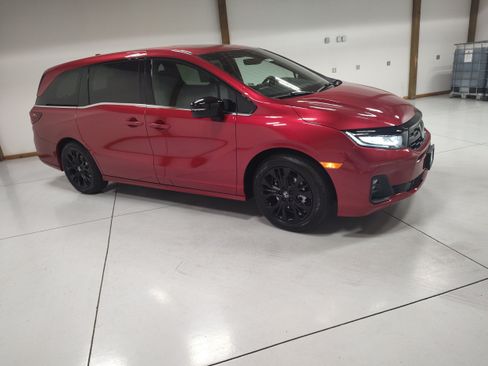 New 2026 Honda Odyssey Sport-L image 2