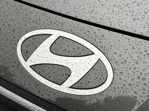 Certified 2025 Hyundai Elantra SE image 14