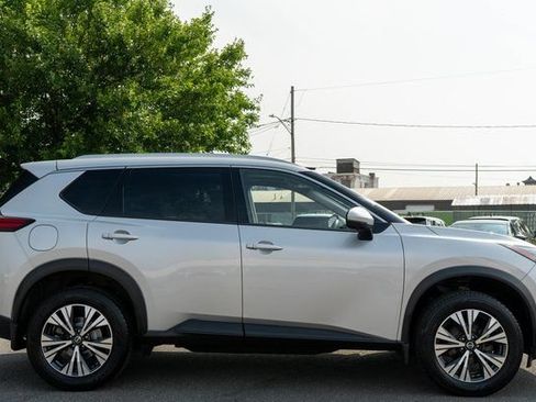 Used 2021 Nissan Rogue SV w/ Premium Package AWD/4WD image 5