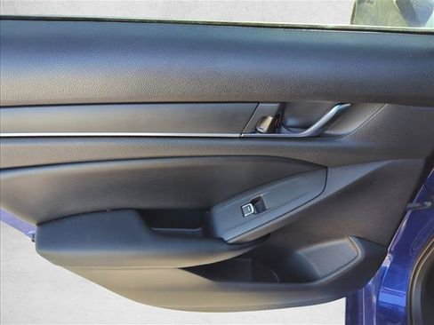 Used 2018 Honda Accord Sport image 8