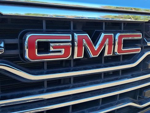 Certified 2022 GMC Sierra 1500 SLT w/ SLT Premium Package image 6