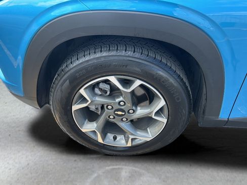Used 2025 Chevrolet Trax LT FWD image 19