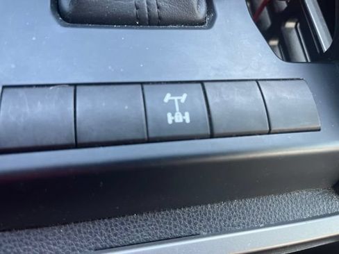 Used 2025 Toyota Tacoma TRD Off-Road AWD/4WD image 17