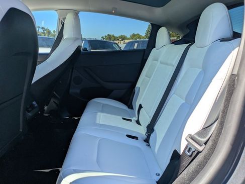 Used 2023 Tesla Model Y Performance AWD/4WD image 19