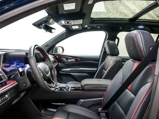 New 2027 Chevrolet Traverse RS w/ LPO, Floor Liner Package AWD/4WD image 9