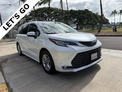 Used 2022 Toyota Sienna XLE w/ XLE Plus Package