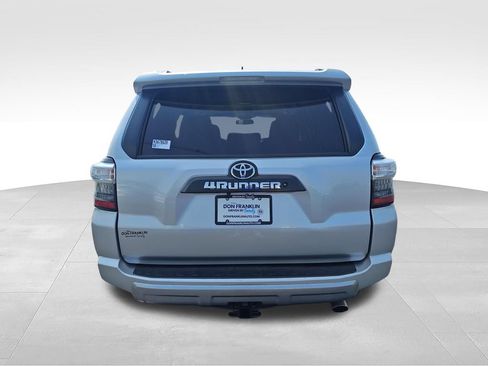 Used 2019 Toyota 4Runner TRD Off-Road AWD/4WD image 4
