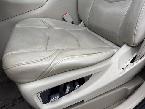 Used 2019 Cadillac Escalade Luxury AWD/4WD image 34