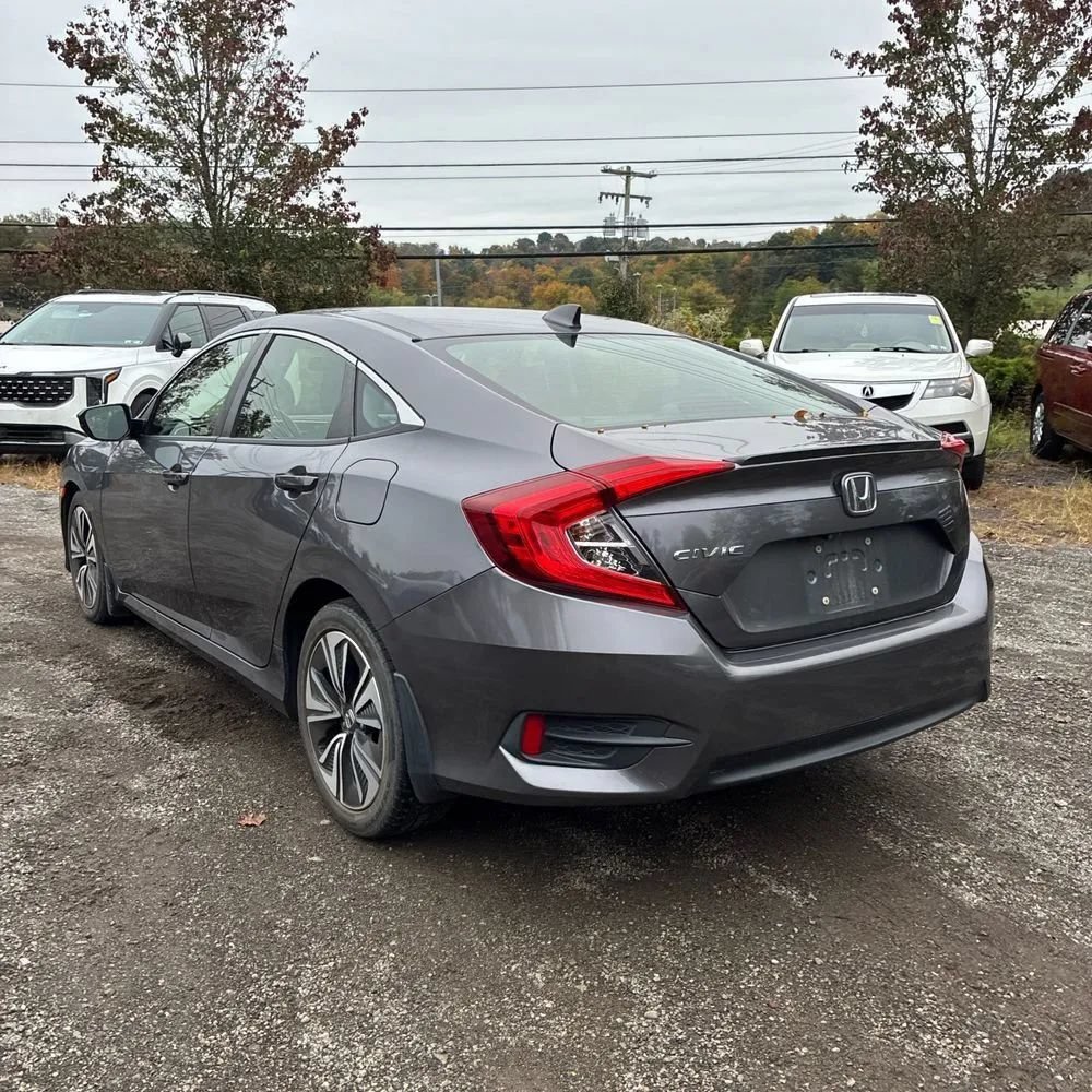 Used 2018 Subaru Outback 2.5i Touring w/ Popular Package #3 AWD/4WD image 5