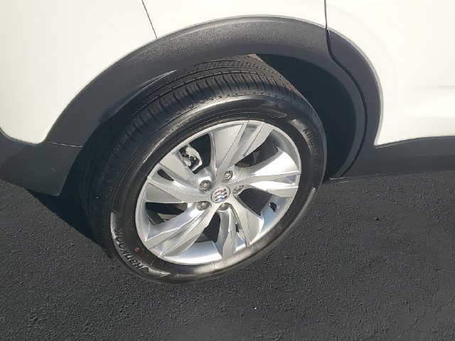 Certified 2024 Buick Encore GX Preferred w/ Comfort Package FWD image 5
