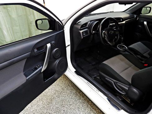 Used 2014 Scion tC FWD image 8