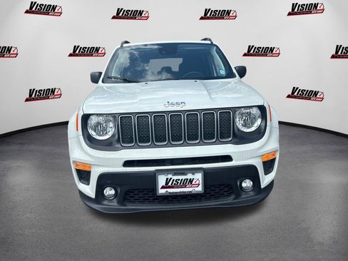 Used 2023 Jeep Renegade Latitude w/ Sun/Sound Group AWD/4WD image 2