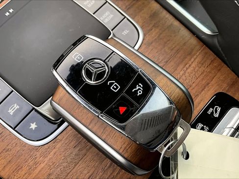 Used 2024 Mercedes-Benz Maybach GLS 600 4MATIC image 14