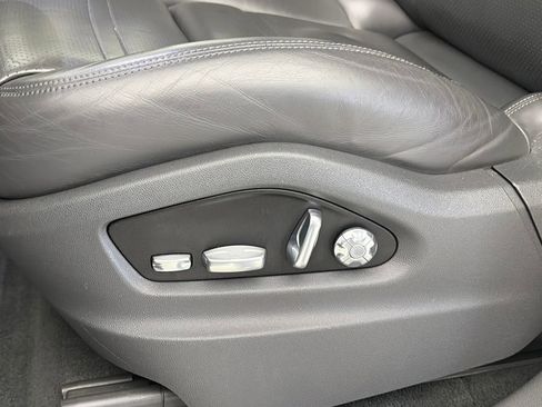 Used 2020 Porsche Cayenne image 24