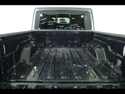 Used 2021 Jeep Gladiator Sport image 16