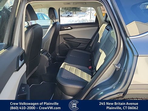 Certified 2022 Volkswagen Taos SE w/ Panoramic Sunroof Package image 14