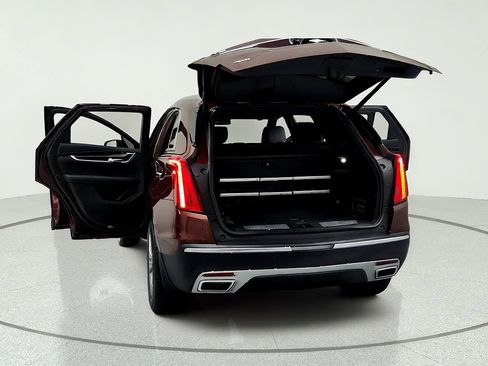 Used 2022 Cadillac XT5 Premium Luxury AWD/4WD image 11