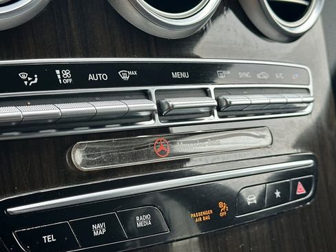 Used 2020 Mercedes-Benz GLC 300 4MATIC image 24