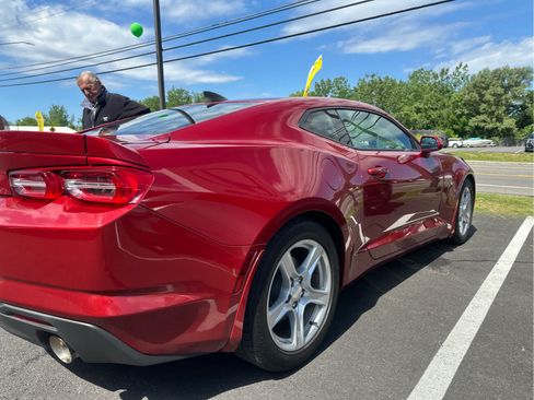 Used 2019 Chevrolet Camaro LT RWD image 3