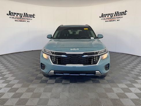 Used 2024 Kia Seltos EX image 7