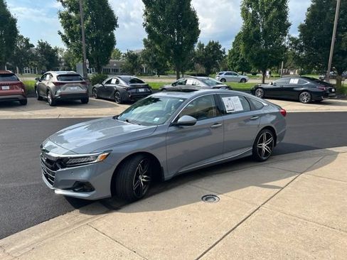 Used 2021 Honda Accord Touring image 3