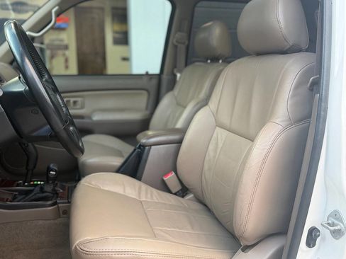 Used 2001 Toyota 4Runner SR5 image 13