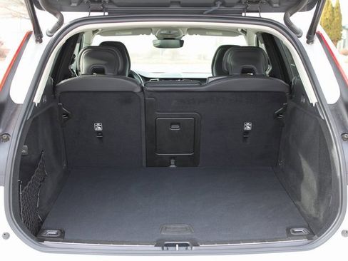 Used 2022 Volvo XC60 B6 Inscription w/ Advanced Package image 26