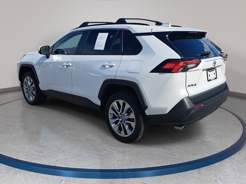 Used 2024 Toyota RAV4 XLE Premium w/ Weather Package image 7