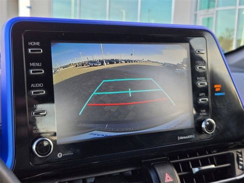 Used 2021 Toyota C-HR XLE image 32