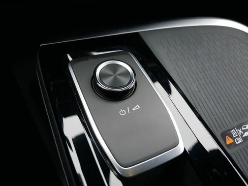 Used 2025 Buick Enclave Sport Touring image 21