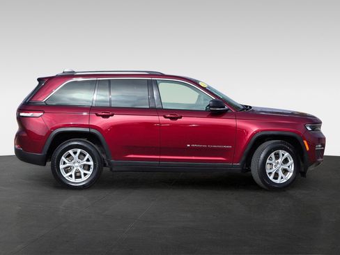 Used 2023 Jeep Grand Cherokee Limited image 4
