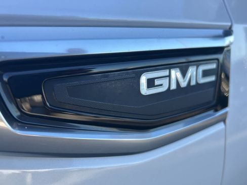 Used 2021 GMC Yukon Denali w/ LPO, Illumination Package image 14