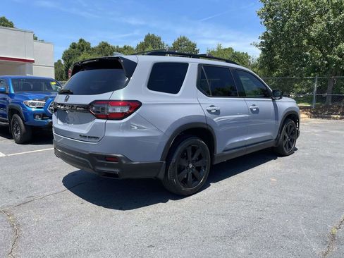 Used 2025 Honda Pilot Black Edition image 7