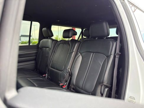 Used 2024 Jeep Wagoneer L Series II w/ Flexible Seating Group AWD/4WD image 28