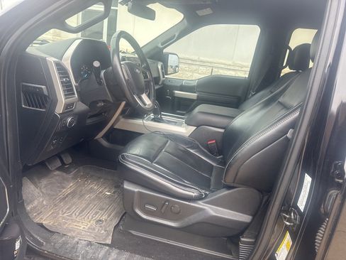 Used 2019 Ford F150 Lariat image 9