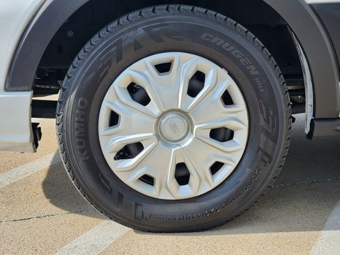 Used 2024 Ford Transit 350 XLT image 11