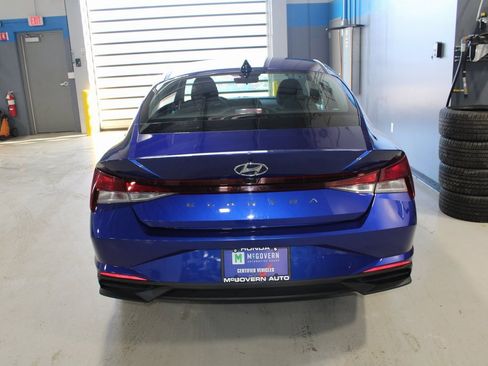 Used 2023 Hyundai Elantra SEL image 39