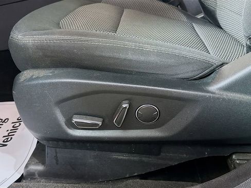 Used 2018 Ford Explorer XLT AWD/4WD image 20