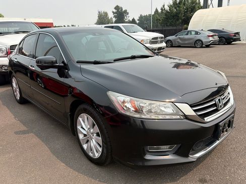 Used 2013 Honda Accord Touring image 2