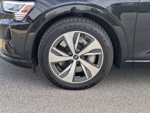 Used 2024 Audi Q8 e-tron Premium Plus w/ Premium Plus Package image 35