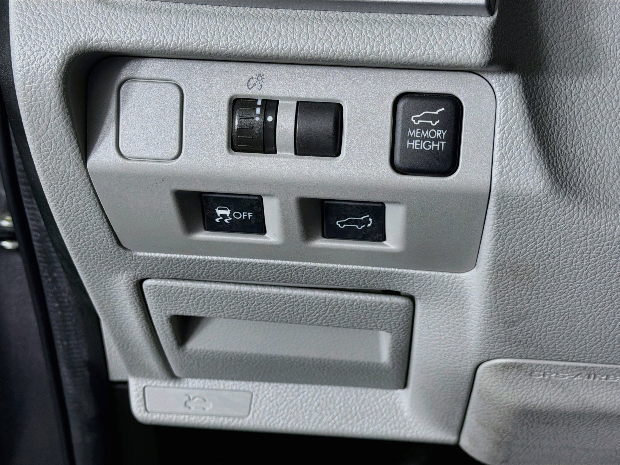 Used 2015 Subaru Forester 2.5i Touring w/ Eyesight & Navigation System AWD/4WD image 16