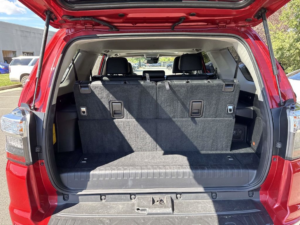 Used 2022 Toyota 4Runner Limited AWD/4WD image 30