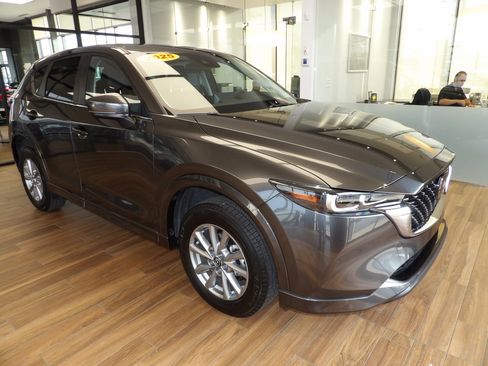Certified 2025 MAZDA CX-5 AWD 2.5 S w/ Select Package image 3