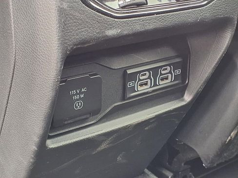 Used 2025 Jeep Grand Cherokee Altitude AWD/4WD image 23